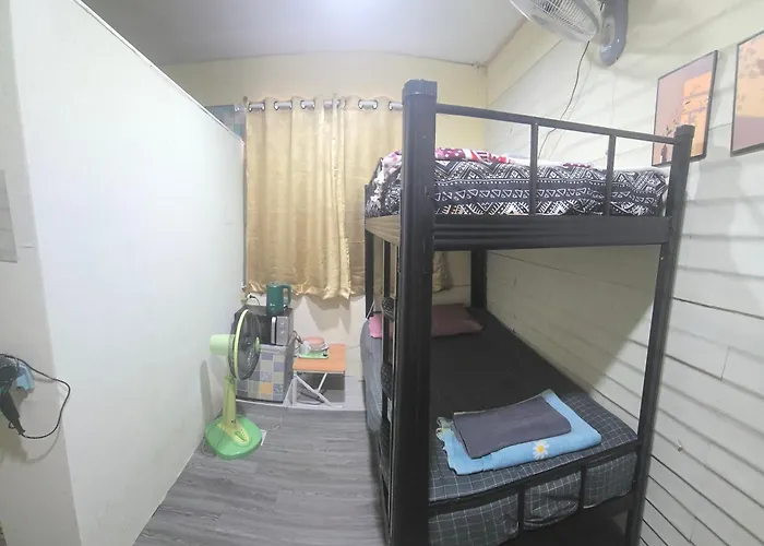 202 Spacious Bunk Beds With 2 Breezy Fans And Free Wi-fi